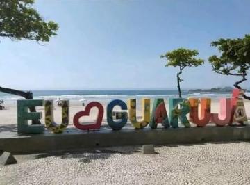 Apartamento de 1 quarto, Guarujá · -Apto. 60 ms. á venda Praia Enseada - Guarujá - 2 banheiros- 1 vaga coberta -