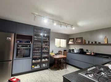 Casa · 318m² · 3 Quartos · 4 Vagas · Sobrado com 318m², Saúde- São Paulo- SP