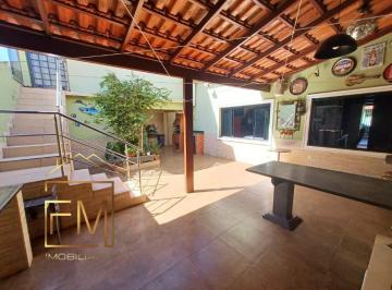 Casa · 180m² · 3 Quartos · 2 Vagas · QE 4 Lote de 200m2 Encantadora Casa amplo quintal com área de lazer 