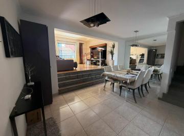 Casa · 300m² · 3 Quartos · 3 Vagas · Casa Incrível no Parque São Lucas