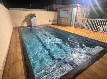 Casa · 361m² · 4 Quartos · 1 Vaga · Casa residencial disponível para Venda no bairro Gramado em Uberlândia-MG.
