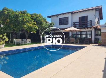 Casa · 425m² · 4 Quartos · 2 Vagas · Casa duplex na Barra da Tijuca à Venda