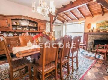 Casa · 350m² · 5 Quartos · 4 Vagas · Casa em  Rua Doutor Lauro de Oliveira - Rio Branco - Porto Alegre/RS
