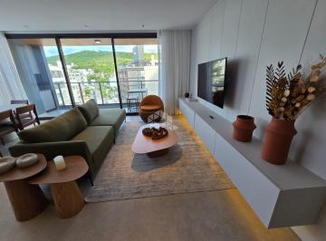 Apartamento · 158m² · 4 Quartos · 3 Vagas · Apartamento à venda em Jurerê com vista mar.