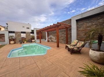 694391_i47edkv5G3YA54buB55Ae_694391681bcf7d44c16.jpg · Casa semimobiliada, Piscina aquecida, Deck, Pergolado com 5 Dormitórios, sendo 1 suíte e Pronta par