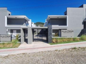 Casa · 98m² · 2 Quartos · 1 Vaga · Casa em Garopaba no Centro