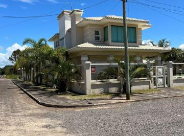 Casa · 320m² · 4 Quartos · Casa à venda no bairro Capão Novo Village - Capão da Canoa/RS