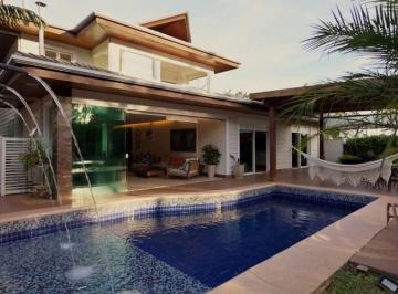 Casa de 5 quartos, Brasília · QL 6, 5 SUÍTES, REFORMADA, 4 VAGAS, LAZER COMPLETO