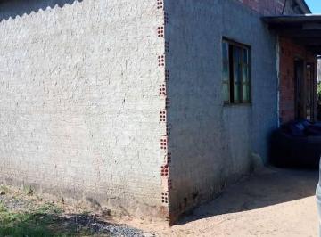 Casa · 224m² · 2 Quartos · Oportunidade, casa de alvenaria, fácil acesso!