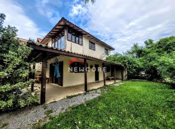 Casa · 210m² · 5 Quartos · 4 Vagas · Casa em Rua 41250 - Praia do Rosa - Imbituba/SC