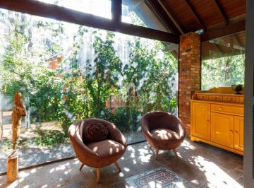 Casa · 337m² · 2 Vagas · CASA 4 DORMITÓRIOS