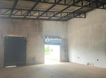 Comercial · 300m² · 2 Vagas · Galpão disponível para locação e venda no bairro Carajás em Uberlândia-MG