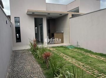 Casa · 150m² · 2 Quartos · 2 Vagas · Casa residencial disponível para venda no bairro Shopping Park em Uberlândia-MG
