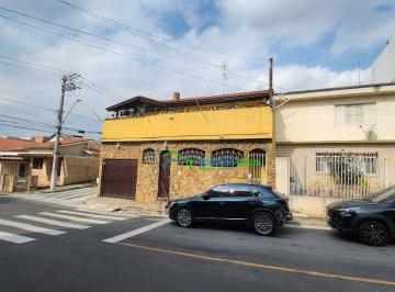 f0f565478a5f87c658fb70dc1e0bc1f0b0ee207a · Casa Espaçosa à Venda no Centro de Carapicuíba/SP