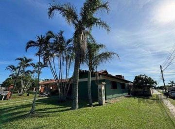 Casa · 280m² · 3 Quartos · 3 Vagas · Casa em Centro