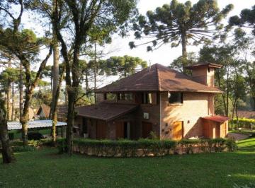 Casa · 236m² · 3 Quartos · Linda casa em Canela