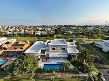 Casa · 702m² · 3 Quartos · 3 Vagas · 🏡 Mansão no Atlântida Ilhas Park – Beira Lago