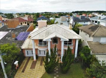 Casa · 360m² · 3 Quartos · 2 Vagas · Magnífica casa  linda, 360m2  de  área  construída