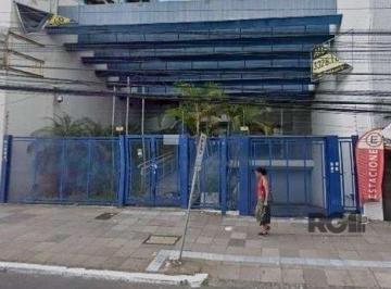 Casa · 10 Vagas · Prédio Comercial em Petrópolis