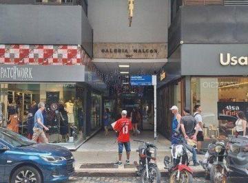 Casa · 27m² · Sala Comercial em Centro Histórico