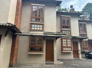 Casa · 76m² · 2 Quartos · 1 Vaga · Sobrado de Alvenaria em Condominio  no bairro Nobre de Gramado