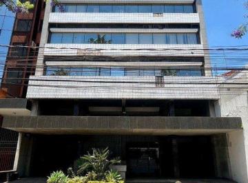 Casa · 70m² · 2 Vagas · Sala Comercial em Petrópolis
