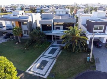 Casa · 409m² · 5 Quartos · 2 Vagas · Casa de Condomínio em Xangri-la