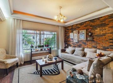 Casa · 242m² · 3 Quartos · 2 Vagas · Casa de 3 dormitórios, no bairro Espírito Santo