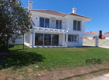 Casa · 270m² · 4 Quartos · 2 Vagas · Casa de Condomínio em Nova Xangri-lá