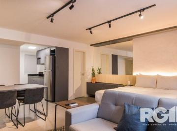 Casa · 42m² · 1 Quarto · Studio com localização no Centro Histórico de Porto Alegre, uma das ruas mais charmosas e antigas de