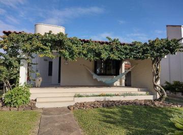 Casa · 300m² · 4 Quartos · 2 Vagas · Casa em Atlântida