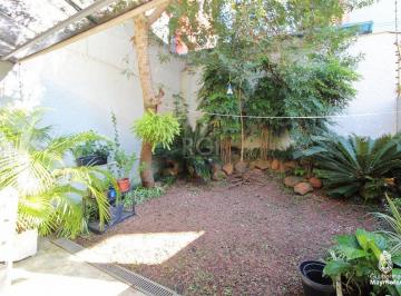 Casa · 228m² · 3 Quartos · 2 Vagas · Casa para Venda - 227.93m², 3 dormitórios, 1 suite, 2 vagas - Chácara das Pedras