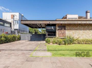 Casa · 513m² · 3 Quartos · 4 Vagas · Casa em condomínio fechado beira de rio, de frente para o clube dos Jangadeiros.