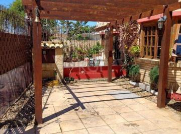 Casa · 156m² · 3 Quartos · 2 Vagas · Casa para Venda - 156m², 3 dormitórios, sendo 1 suites, 2 vagas - Guarujá