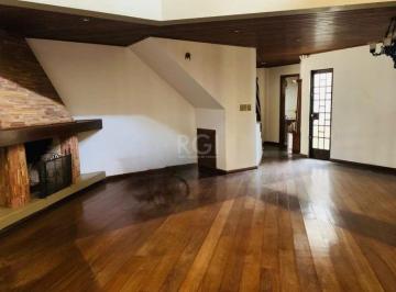Casa · 334m² · 3 Quartos · 2 Vagas · Encantadora residência com 03 dormitórios sendo 01 suíte e piscina.