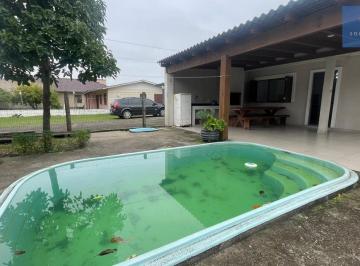 Casa · 360m² · 2 Quartos · 2 Vagas · Casa com piscina muito bem localzada