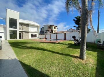 Casa · 300m² · 4 Quartos · 3 Vagas · Sobrado 4 dormitórios em Tramandaí
