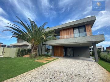 Casa · 469m² · 6 Quartos · 2 Vagas · Sobrado beira lago no condomínio Sense