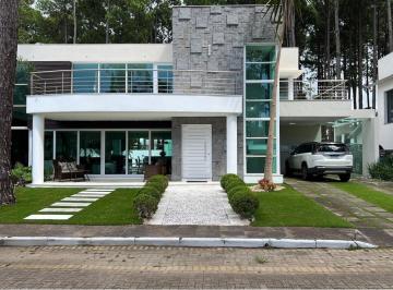 Casa · 405m² · 4 Quartos · 2 Vagas · AC 1500 Casa 612671062-4