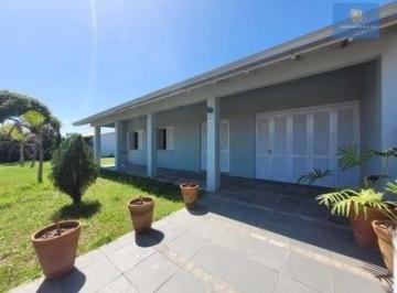 Casa · 138m² · 3 Quartos · 2 Vagas · Casa 3 dormitórios em Atlântida Sul