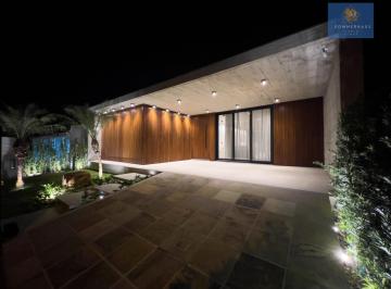 Casa · 4 Quartos · 2 Vagas · Casa contemporânea no Centro de Xangri Lá