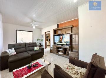 Casa · 160m² · 3 Quartos · 2 Vagas · Casa 3 dormitórios de esquina em Capão da Canoa.