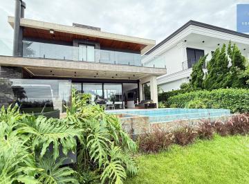 Casa · 340m² · 5 Quartos · 2 Vagas · Belíssima casa de luxo no condomínio fechado SENSE