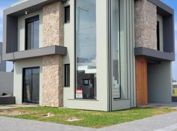 Casa · 115m² · 3 Quartos · 1 Vaga · Casa nova de 3 dormitórios em Capão da Canoa