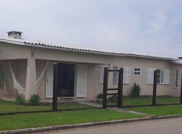 Casa · 195m² · 5 Quartos · 1 Vaga · Casa 5 dormitórios no Centro de Xangri Lá