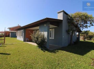 Casa · 111m² · 3 Quartos · 2 Vagas · Casa 3 dormitórios no Centro de Xangri Lá