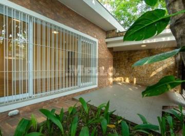 Casa · 208m² · 3 Quartos · 2 Vagas · EXCELENTE ACABAMENTO - RECEM REFORMADA