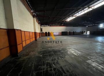 Comercial · 1638m² · Aluguel de Galpão, 1638 m², por R$ 30 mil em Madureira.