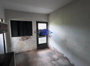 imovel_6103_41742.jpg · Casa para locaçao de fundos, possui 2 quartos, sala, cozinha, banheiro, area de serviço e quintal.
