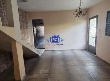 imovel_6103_44768.jpg · Casa para locaçao de fundos, possui 2 quartos, sala, cozinha, banheiro, area de serviço e quintal.